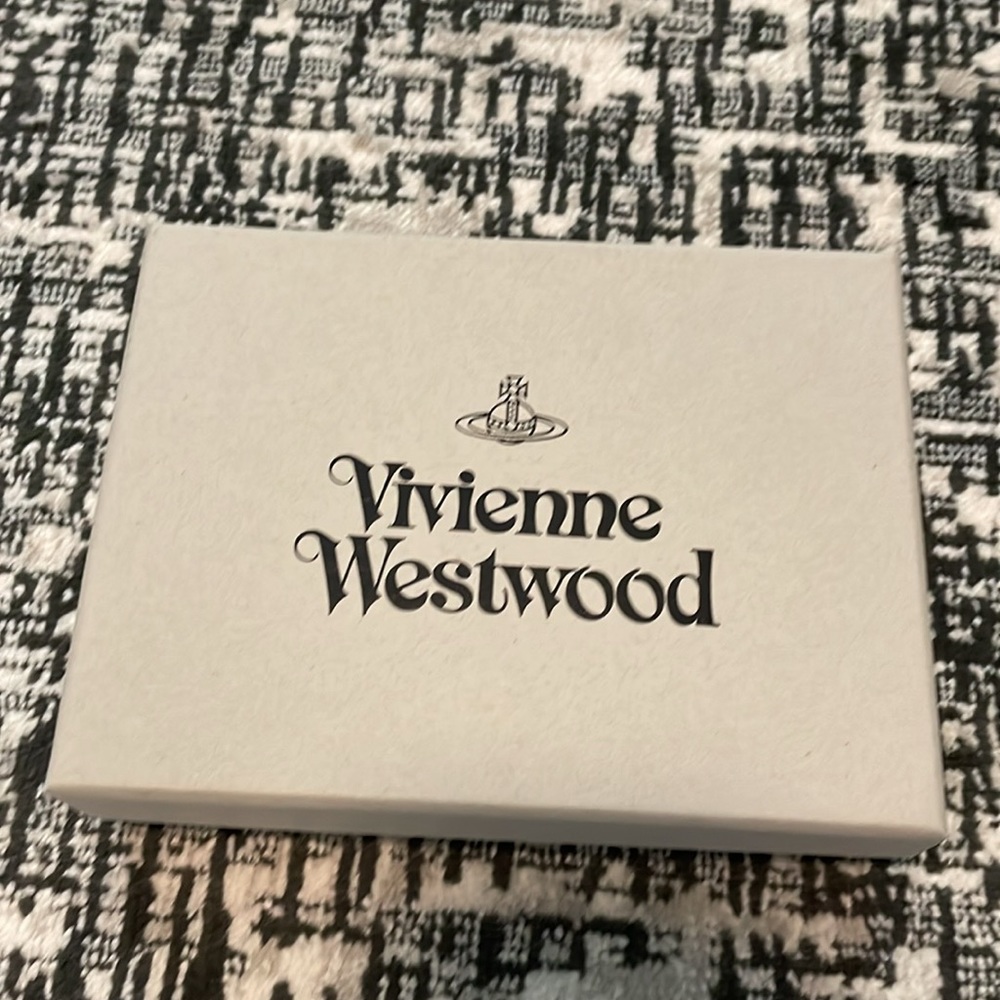 VIVIENNE WESTWOOD
Orb-embroidered recycled-polycotton keyring coin purse - Picture 9 of 9